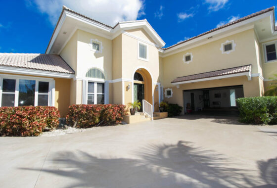 19193C1542122002053 Beautiful 4 Bedroom Estate at Princess Isles