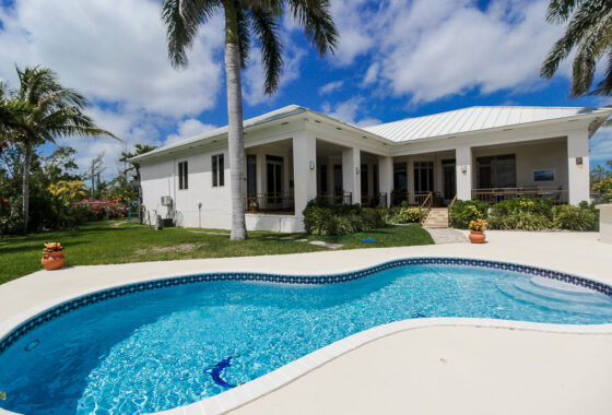 19193C1547478941078 Chic Canalfront Estate in Fortune Bay