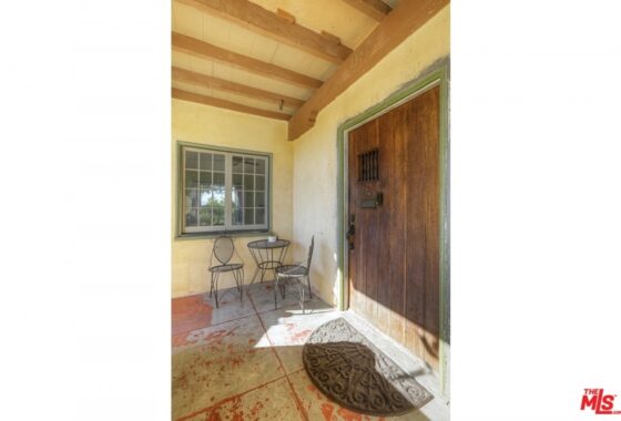 19887C1609124233321 1367 Laveta Terrace