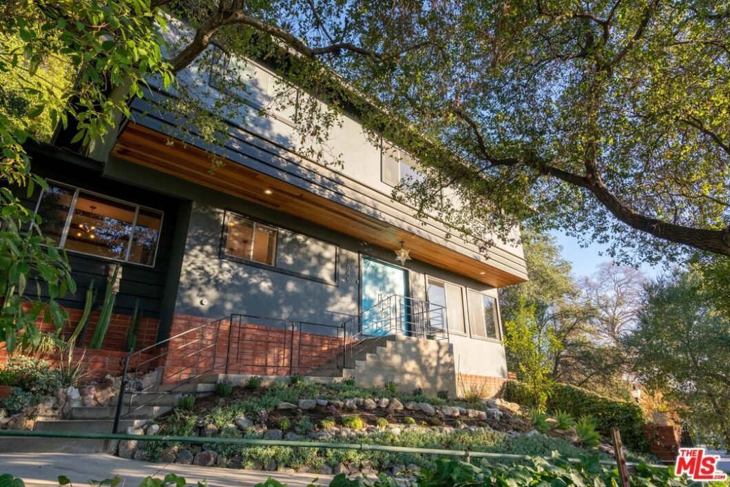 19887C1621832182441 1845 Verdugo Knolls