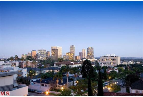 20400C1548390112304 10430 Wilshire