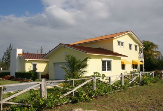 21820C1631805430841 Lovely Canal Front Home In Bahamia