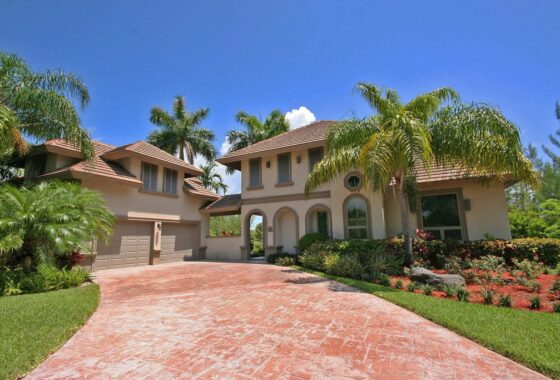 21820C1631806037353 Stunning Home on the Canal in Fortune Bay!
