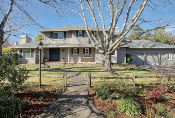21832C1553797153774 15 Tree Lane