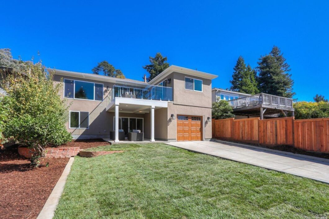 21832C1575917460601 31 Alvarado Ave