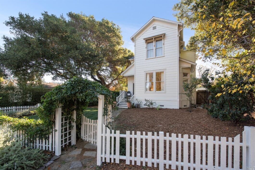 21832C1610552082881 360 Grant Ave