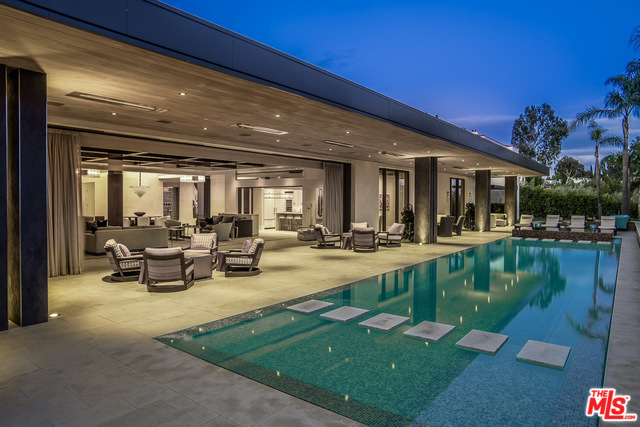 22474C1683828671380 912 N Hillcrest Drive