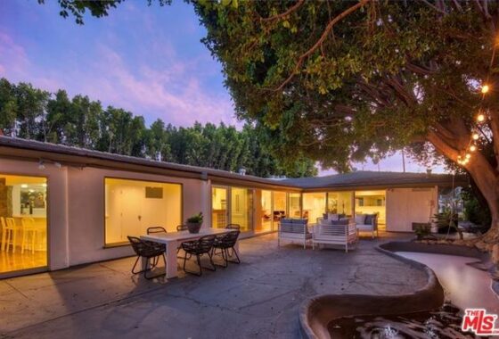 22916C1556946342861 266 S Highland Dr.