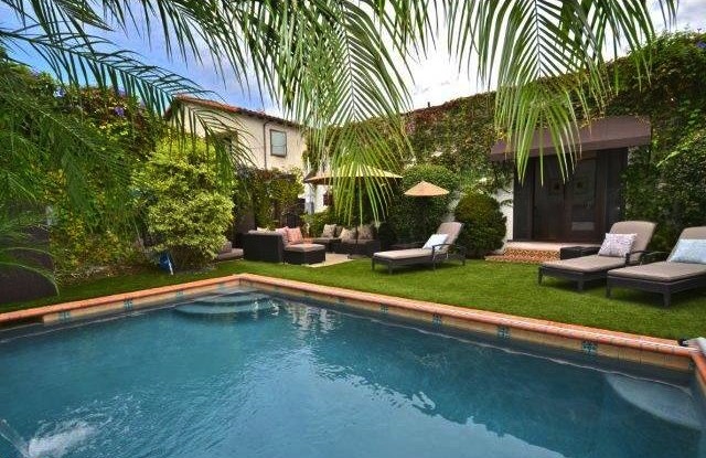 23414 6366 Lindenhurst Ave