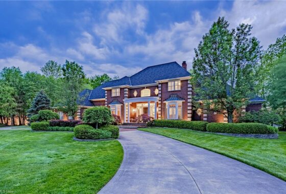 23515C1677869934348 455 Berwick Cir