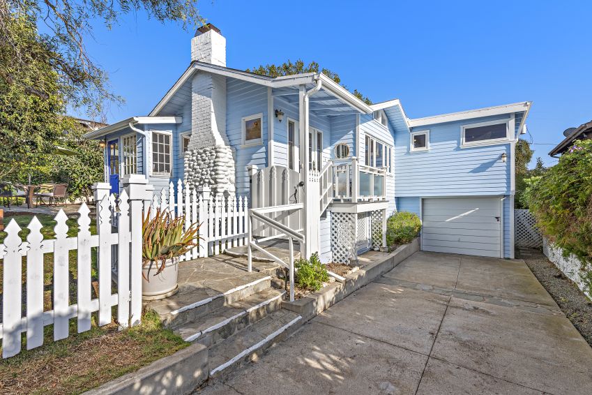 23630C1642717403078 429 Hawthorne Road