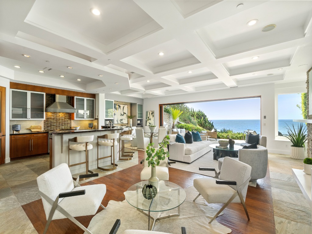 23630C1650520969265 11 Camel Point Drive