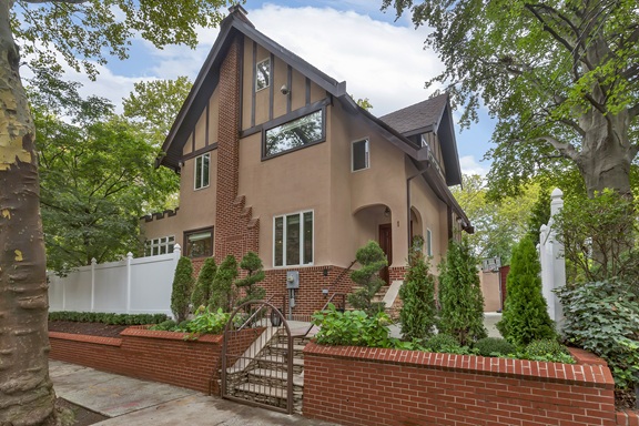 2383C1737651960603 1 Marine Avenue