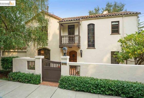 24121C1612335222980 689 Carlston Ave