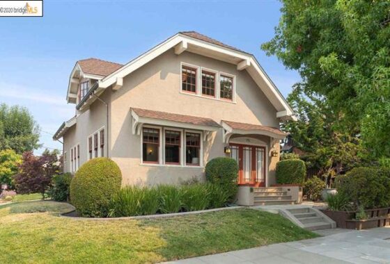 24121C1612335402155 396 62nd St
