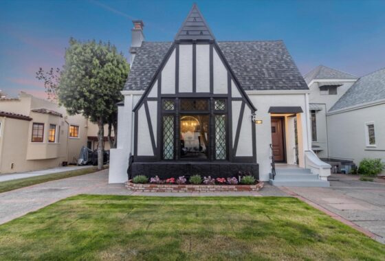 24121C1732508236871 1821 Yale drive