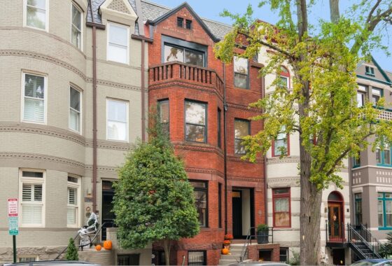 24981 1708 Swann St. NW