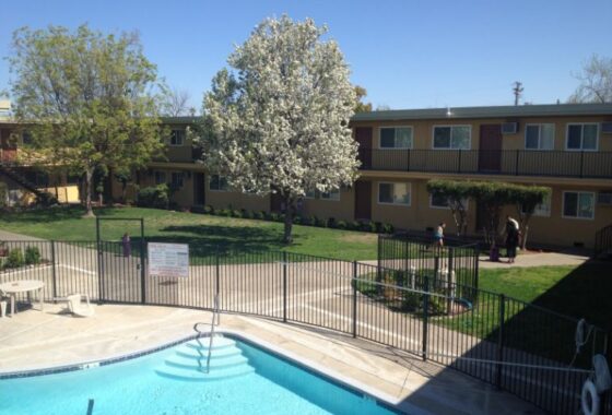 25658 2512 Edison Avenue