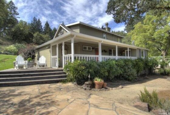 26100 850 Meadowood Lane