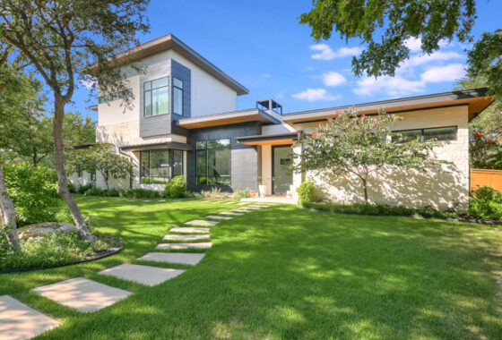 26343C1654706383264 3300 Park Hills Drive