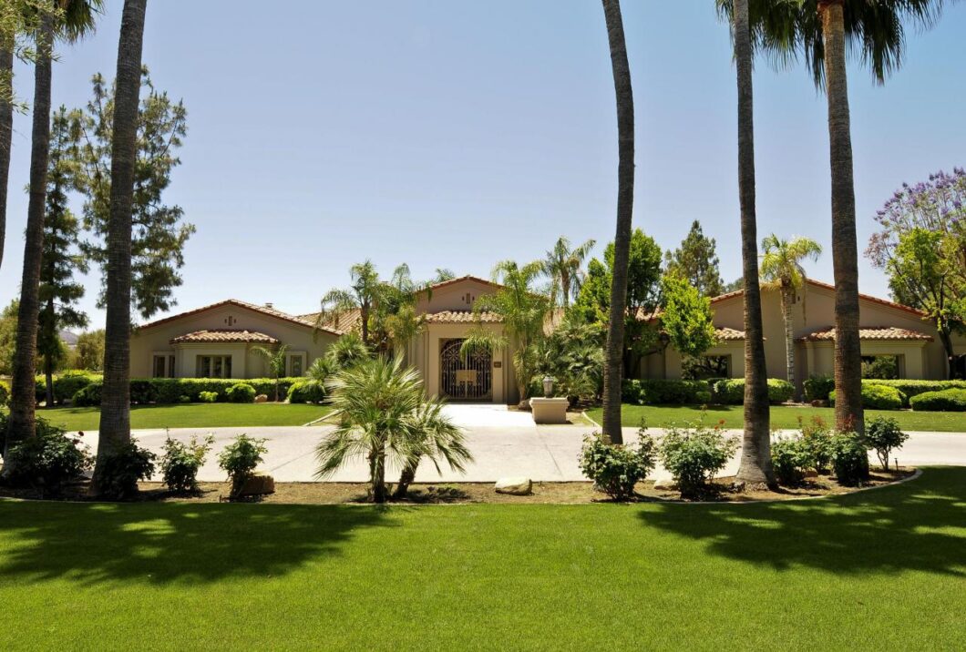 26886C1543517842375 5021 E Arabian Way