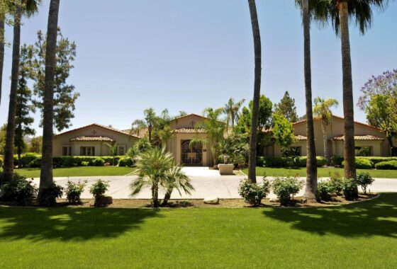 26886C1543517842375 5021 E Arabian Way