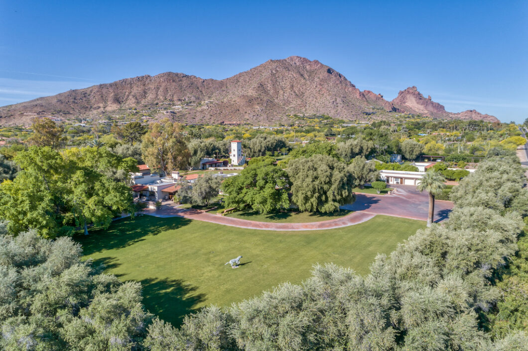 26886C1559756246928 2 Private Listing