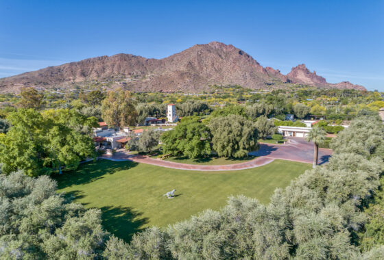26886C1559756246928 2 Private Listing