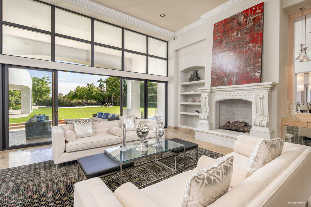26886C1563575035795 3 N Private Listing