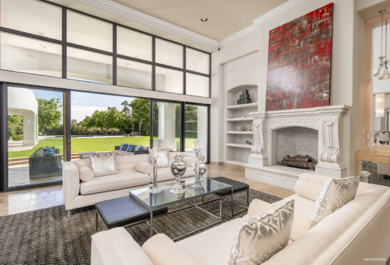 26886C1563575035795 3 N Private Listing