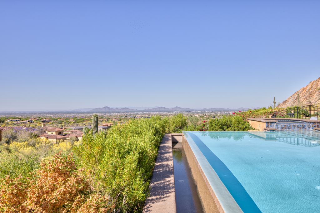 26886C1684177456371 Silverleaf