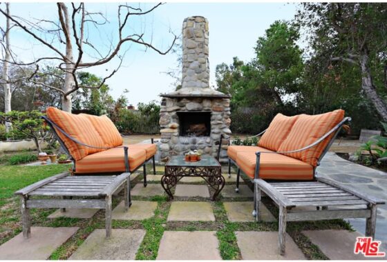27861C1537273085602 6956 DUME DR