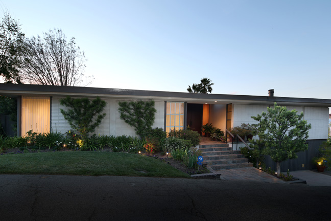 28002 3875 Beverly Ridge Dr.