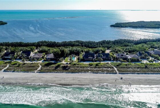 29596C1537509965653 17 Beach Homes