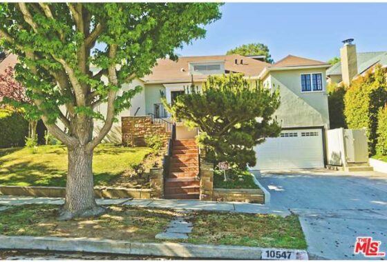 29700 10547 Strathmore Drive