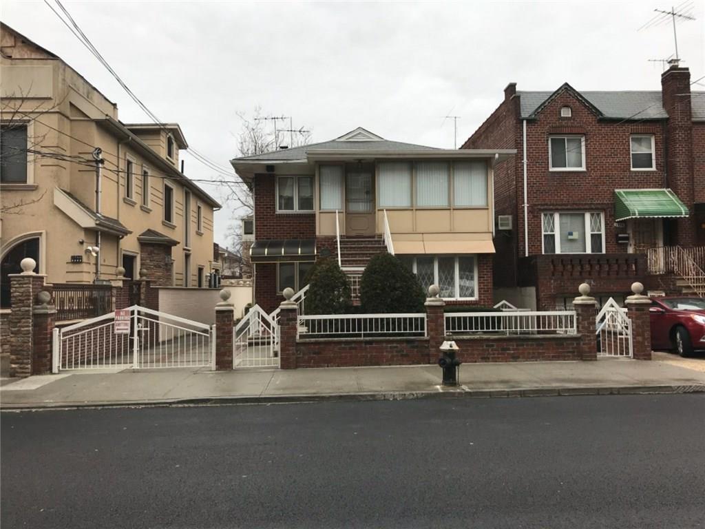 30115C1579189612347 2560 East 12th Street