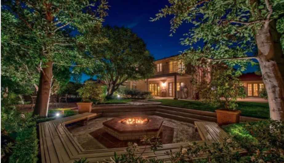 31187C1639171879503 1142 Saint Regis Place