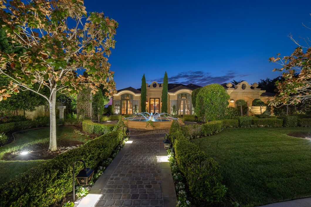 31724C1760325647113 30 Pelican Crest Dr