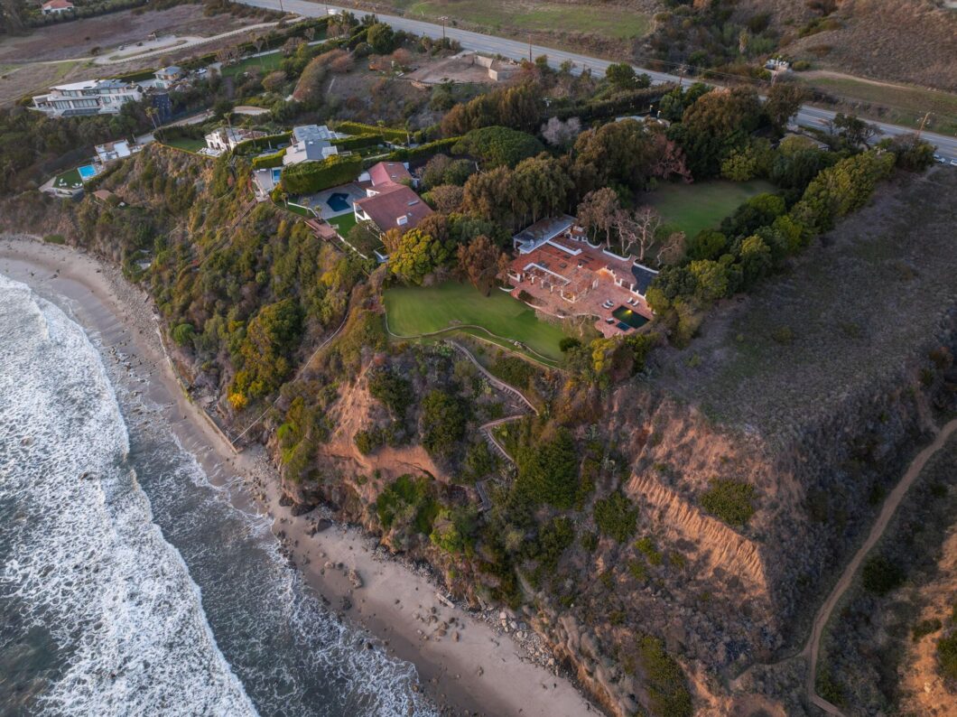 31724C1760329106997 32752 Pacific Coast Hwy.