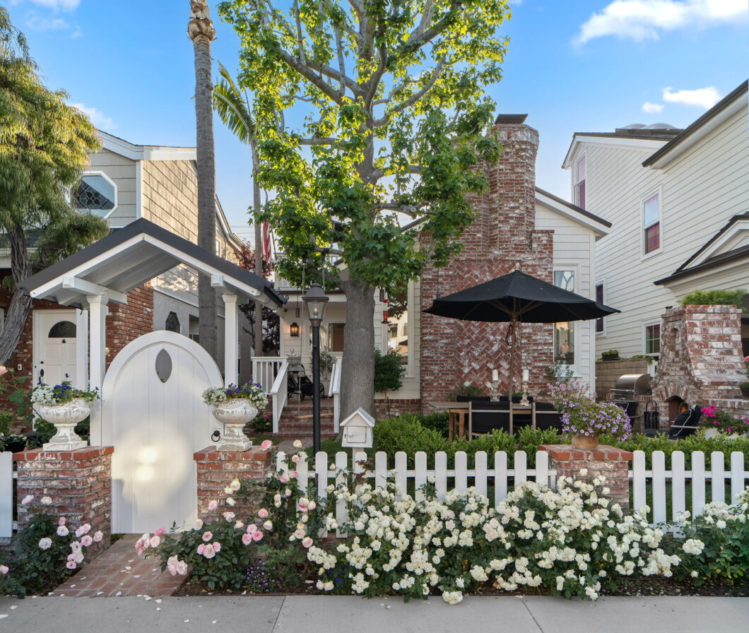 31724C1760490543853 209 Diamond Ave.