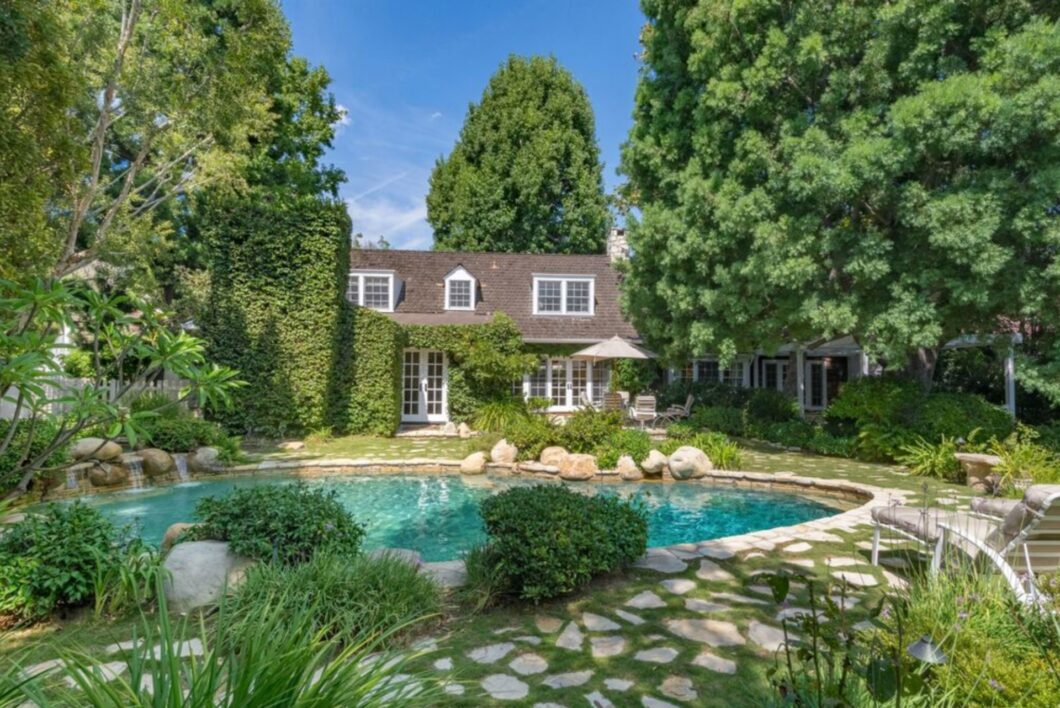 31724C1761115629972 814 Cinthia St