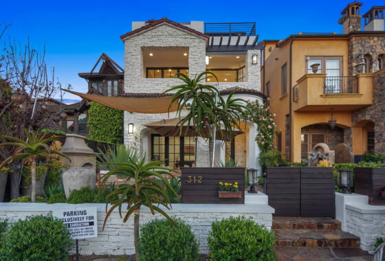 31724C1761189790947 312 Carnation Ave.