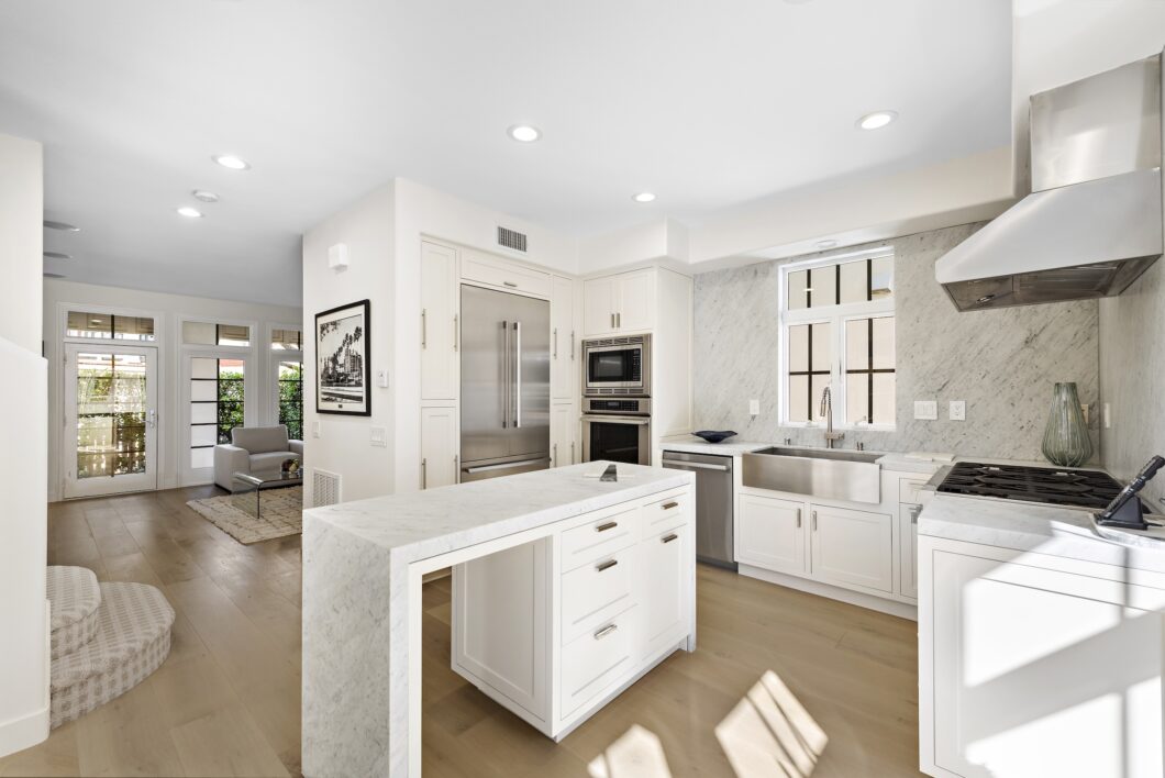 31724C1761196214229 2534 Bungalow Pl.