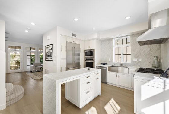 31724C1761196214229 2534 Bungalow Pl.