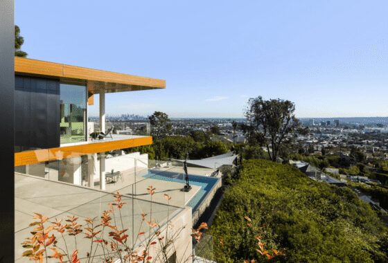 31724C1761206063028 1430 Sunset Plaza Dr.