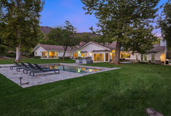 31724C1762485394154 24979 Mulholland Hwy.
