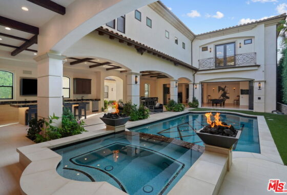 31724C1768588751577 20101 Cypress St