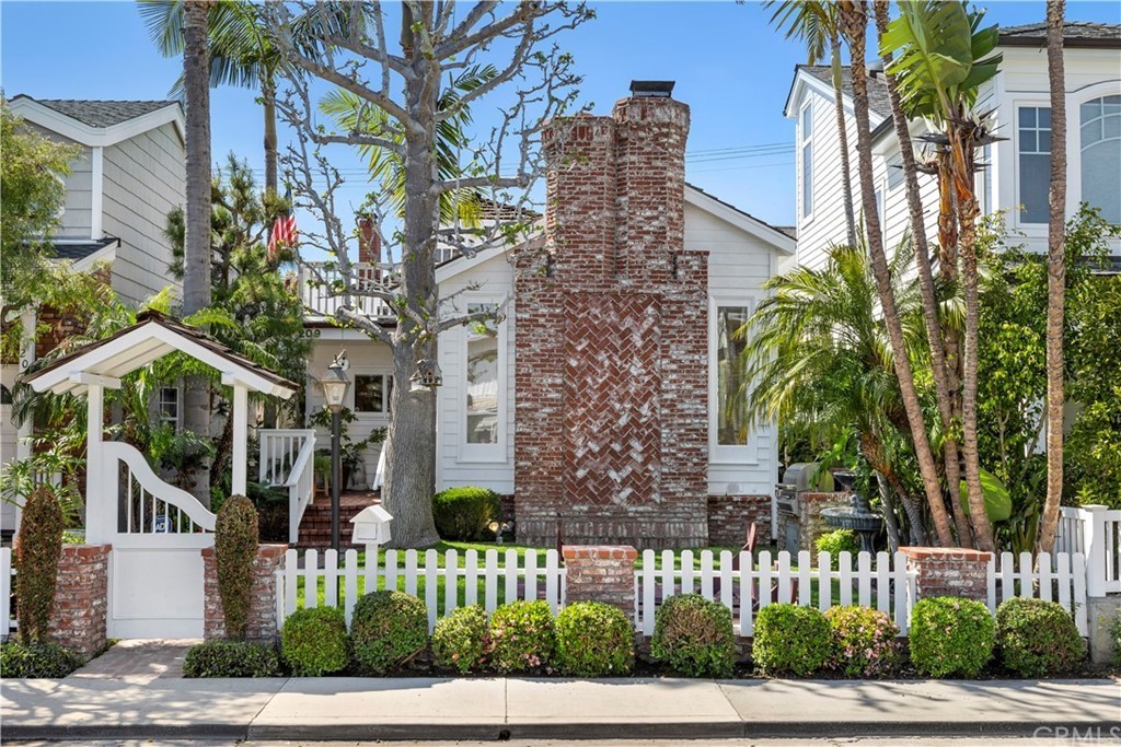 31724C1768589641752 209 Diamond Ave