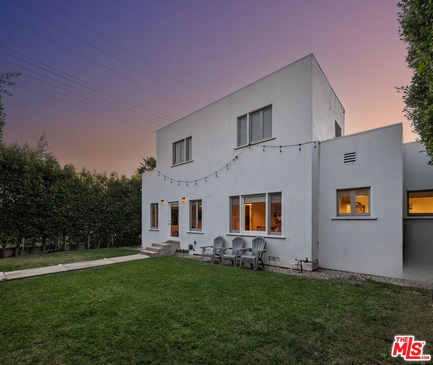 31724C1781526323913 803 N Curson Ave