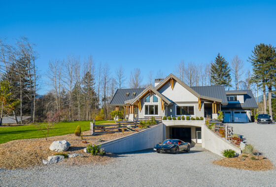 32092C1607012751378 41611 Grant Road, Brackendale